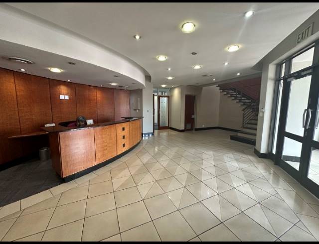 1,818M² OFFICE TO LET IN CENTURY CITY